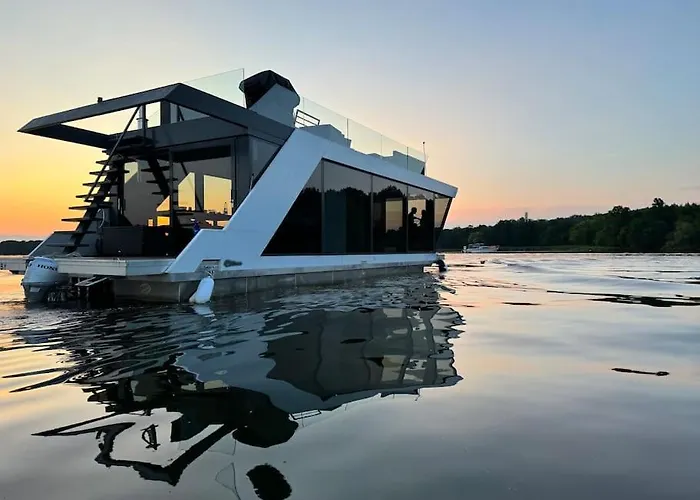 Wave-Lounge, Exklusives Hausboot In Berlin