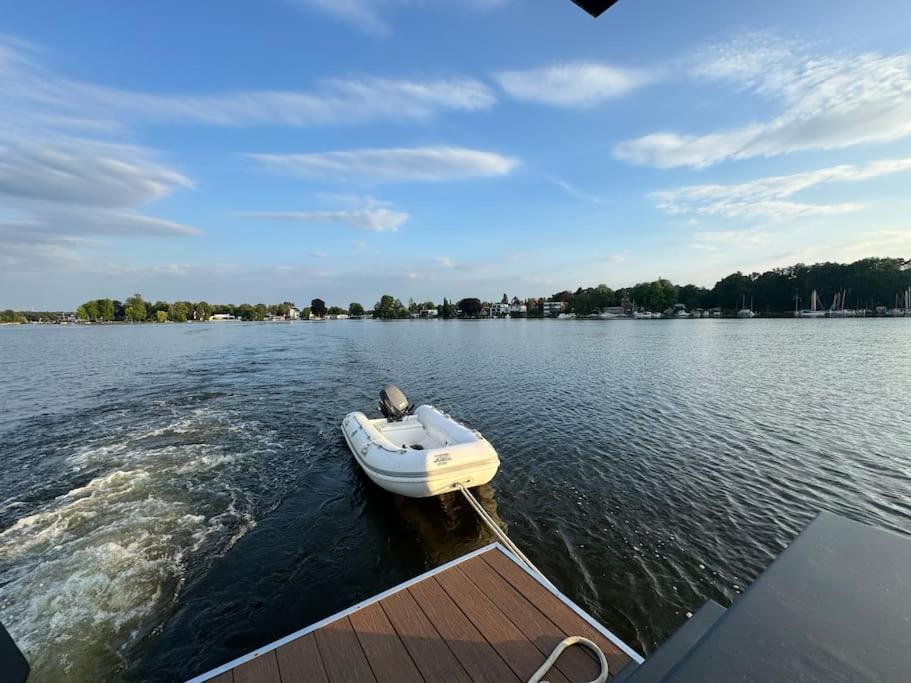 Wave-lounge, Exklusives Hausboot In Botel Berlijn